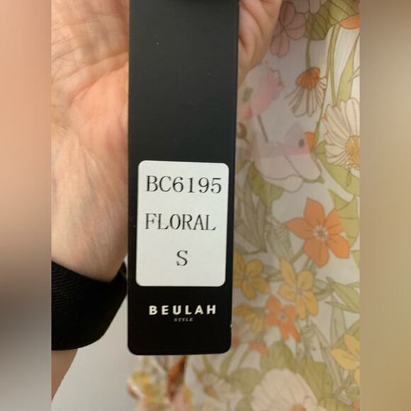 NWT Beulah floral blouse ruffled and romantic various sizes 💝 - Picture 15 of 15